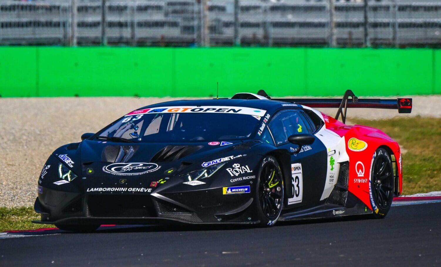 Moncini/Testa a segno a Monza con Scuderia Villorba Corse Lamborghini
