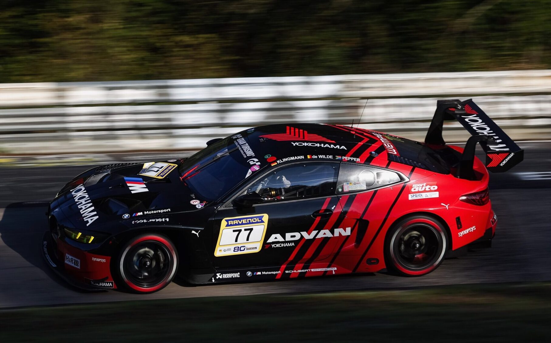 Schubert BMW beffa in volata Falken Porsche in NLS 9