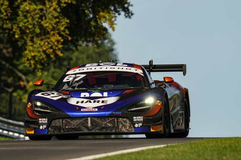 Gara e titolo a Brands Hatch per Orange/Clutton
