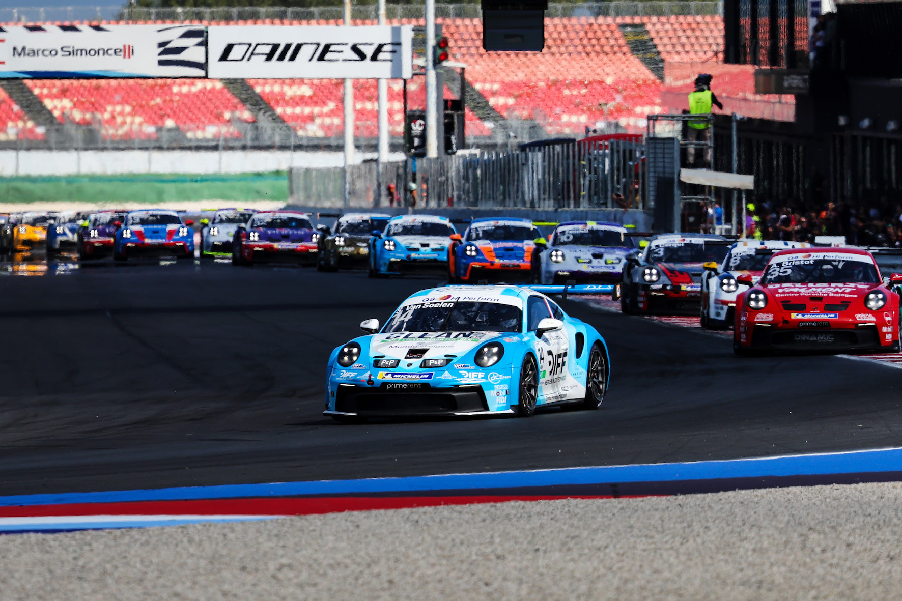Van Soelen ferma Bristot nella race-2 di Misano