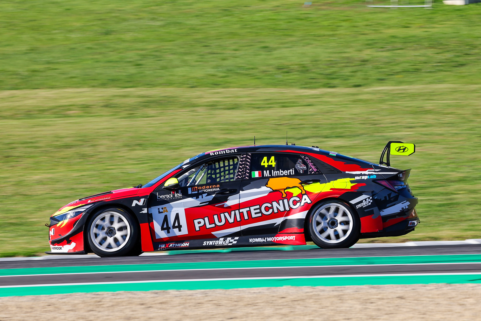 Mugello: Imberti chiude race-1 alle spalle di Barberini e vince il titolo 2026