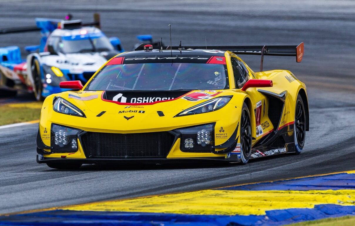 Petit Le Mans: red flag per maltempo, pioggia protagonista a 6h 30 dalla fine