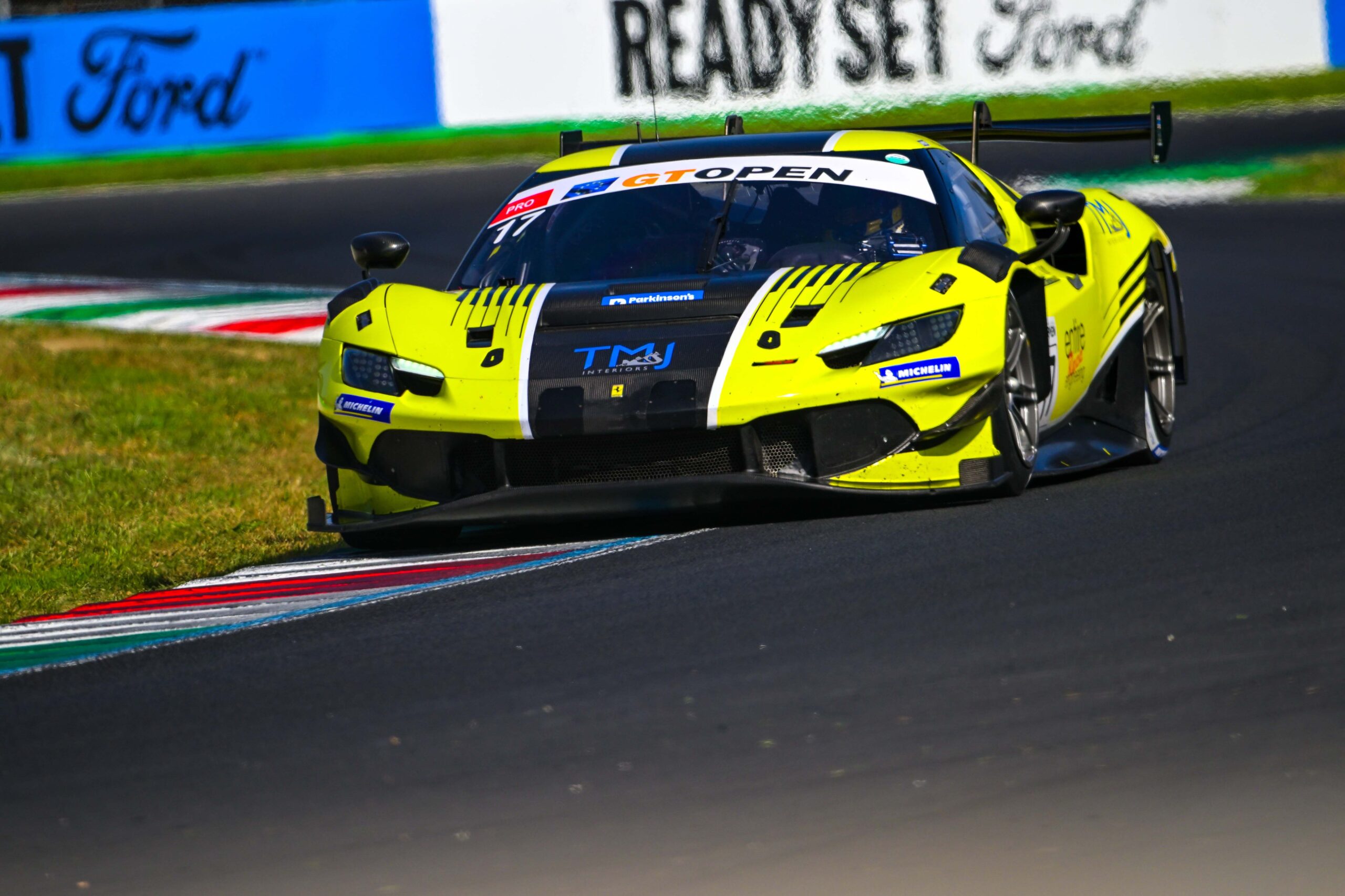 Finale 2026 a Barcellona. Elite Motorsport Ferrari riuscirà a gestire il primato?
